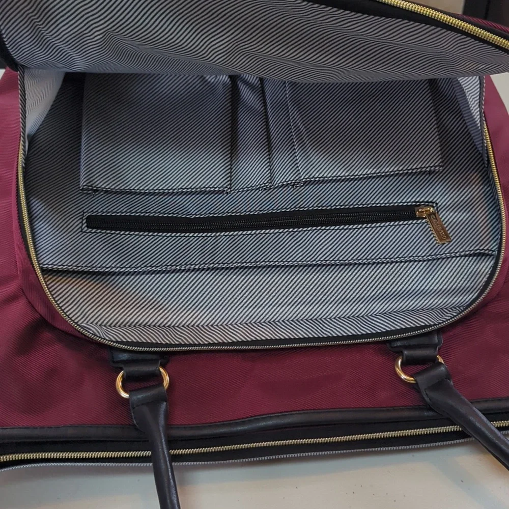 Reaction, Kenneth Cole, Burgundy/Plum Chevron Quilted Laptop Bag